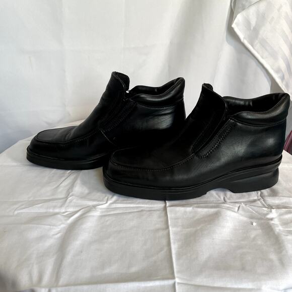 LL Bean Bootie Size 8 Leather? Black Women's shoes pull-on - Picture 3 of 7